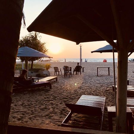 Lanka Beach Hotel Ettukala エクステリア 写真
