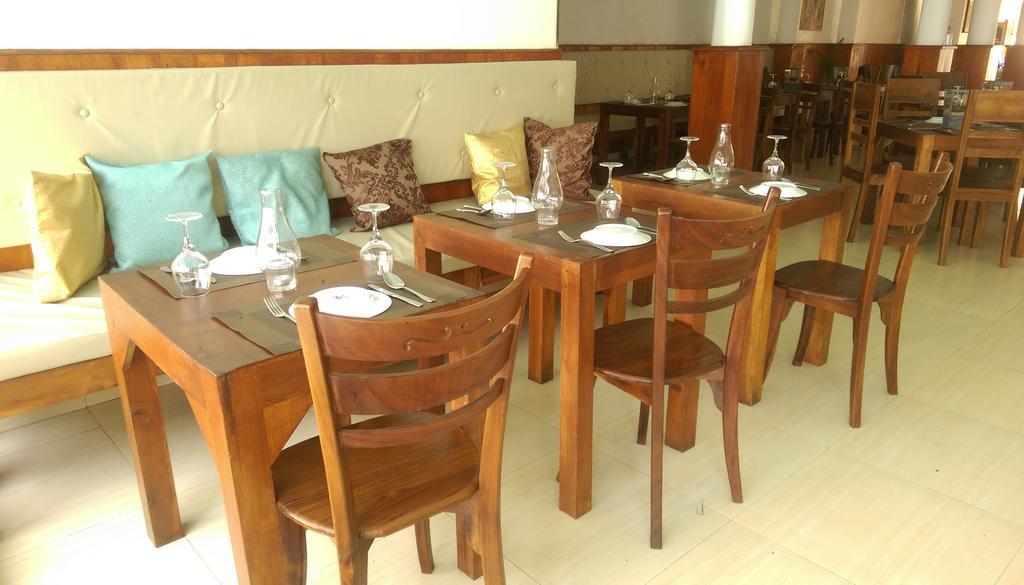 Lanka Beach Hotel Ettukala エクステリア 写真