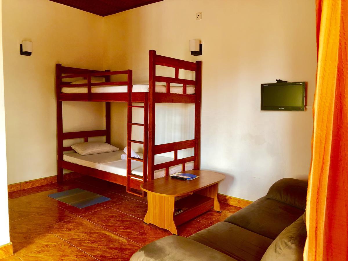 Lanka Beach Hotel Ettukala エクステリア 写真