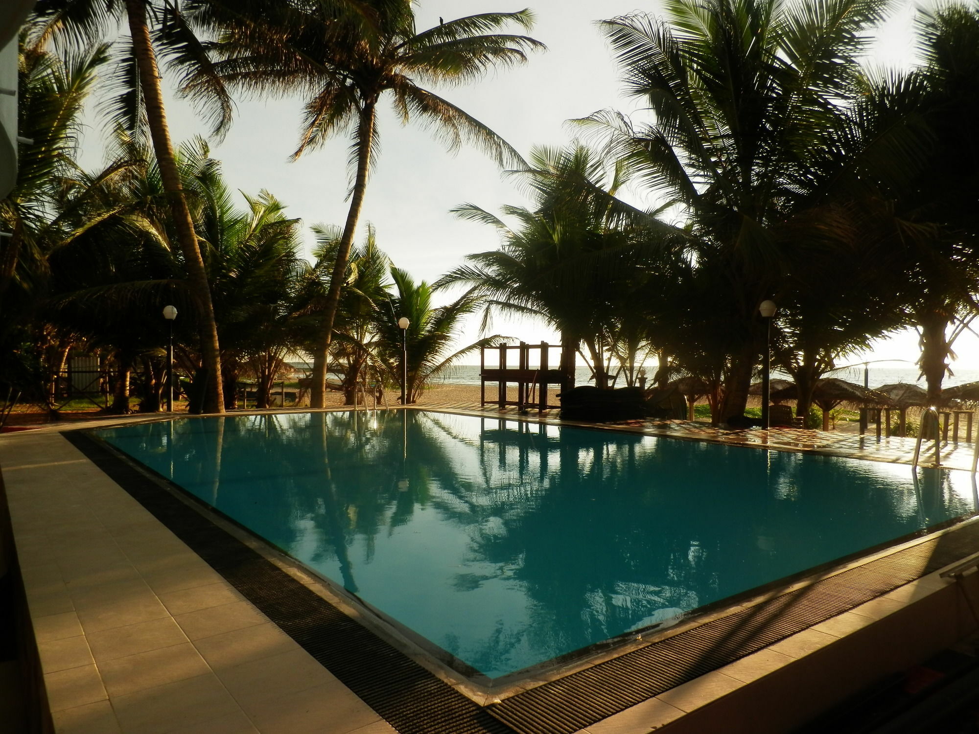 Lanka Beach Hotel Ettukala エクステリア 写真